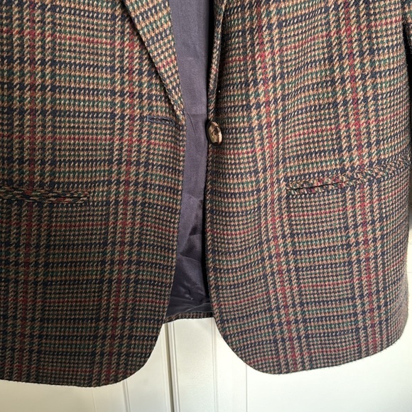 EUC Sag Harbor plaid blazer in size 8 - Picture 4 of 7
